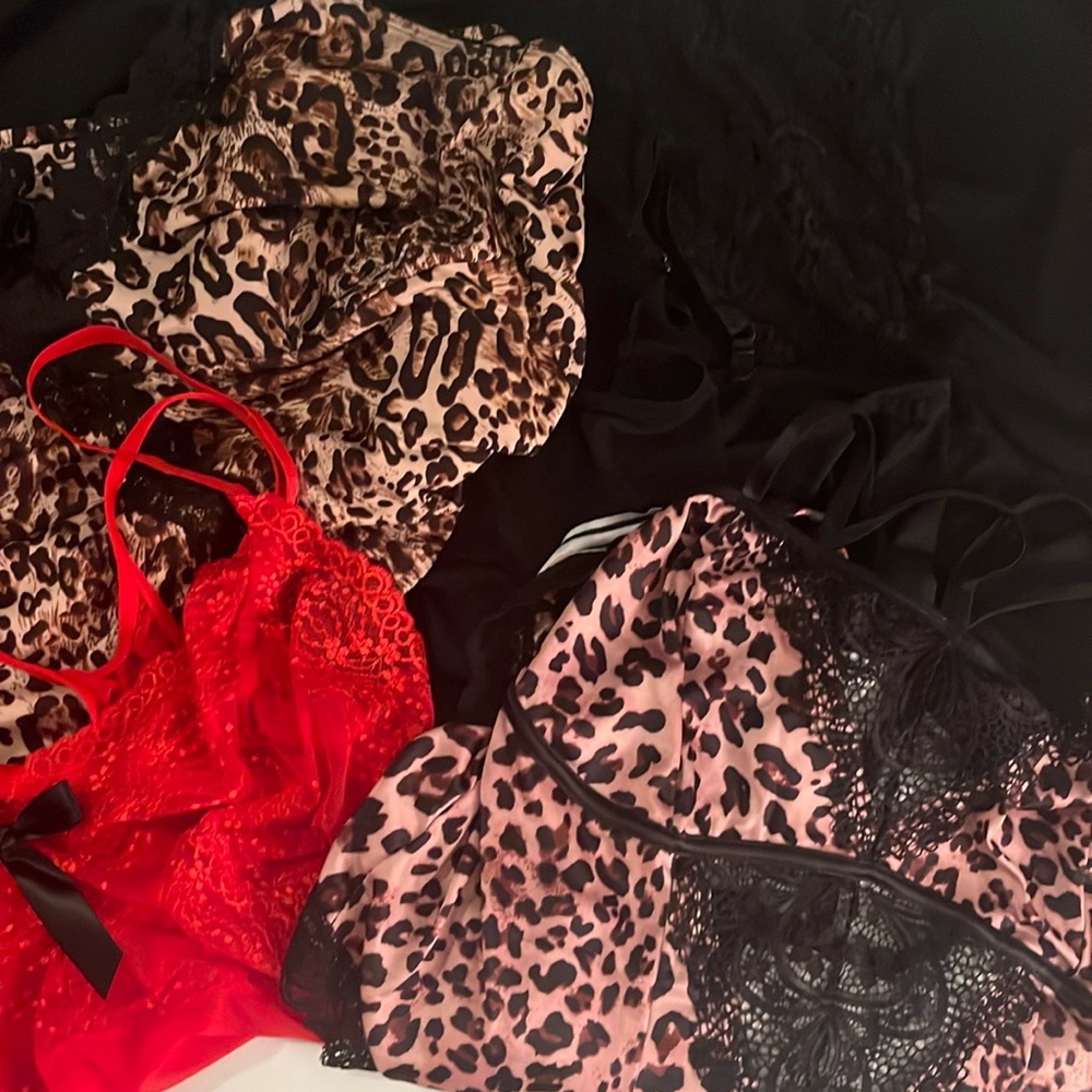 EUC, Four lace lingerie piece’s